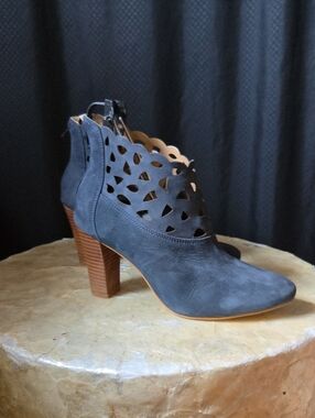 Cutout Suede High Heel Ankle Boots in Navy